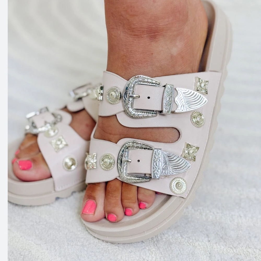 Wild diva sandals